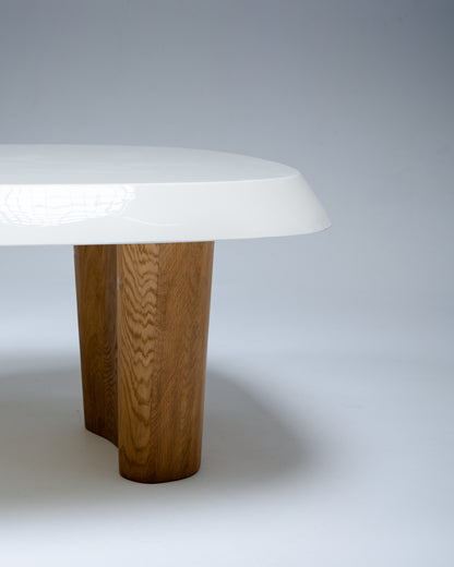 TABLE BASSE EN CHÊNE MASSIF, PIERRE AUGUSTIN ROSE