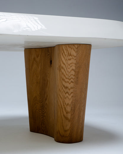 TABLE BASSE EN CHÊNE MASSIF, PIERRE AUGUSTIN ROSE