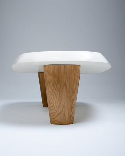 TABLE BASSE EN CHÊNE MASSIF, PIERRE AUGUSTIN ROSE