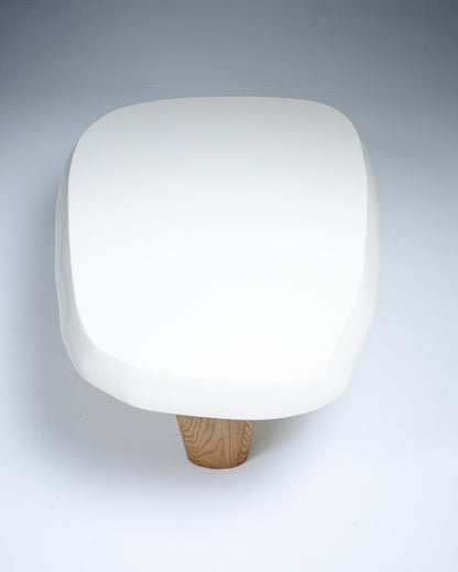 TABLE BASSE EN CHÊNE MASSIF, PIERRE AUGUSTIN ROSE