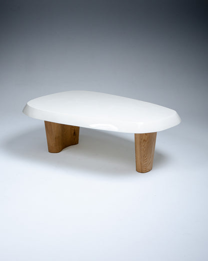 TABLE BASSE EN CHÊNE MASSIF, PIERRE AUGUSTIN ROSE