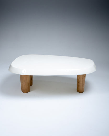 TABLE BASSE EN CHÊNE MASSIF, PIERRE AUGUSTIN ROSE