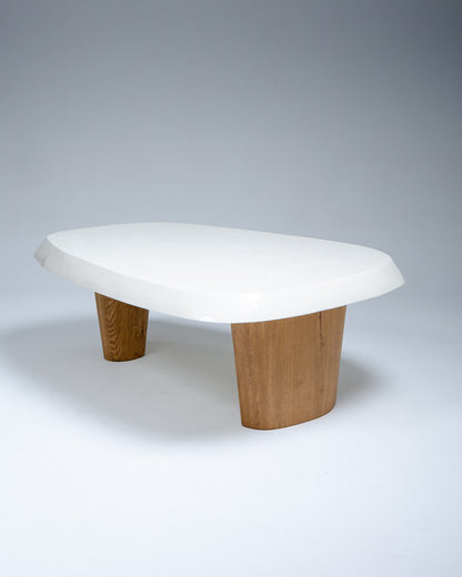 TABLE BASSE EN CHÊNE MASSIF, PIERRE AUGUSTIN ROSE