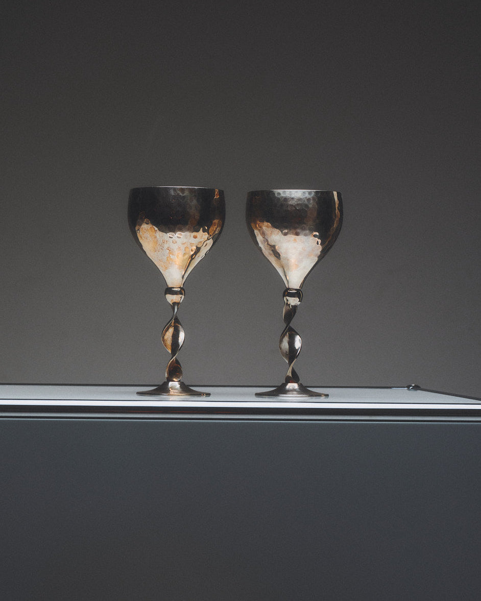 PAIRE DE 2 VERRES HAUT EN MÉTAL ARGENTÉ