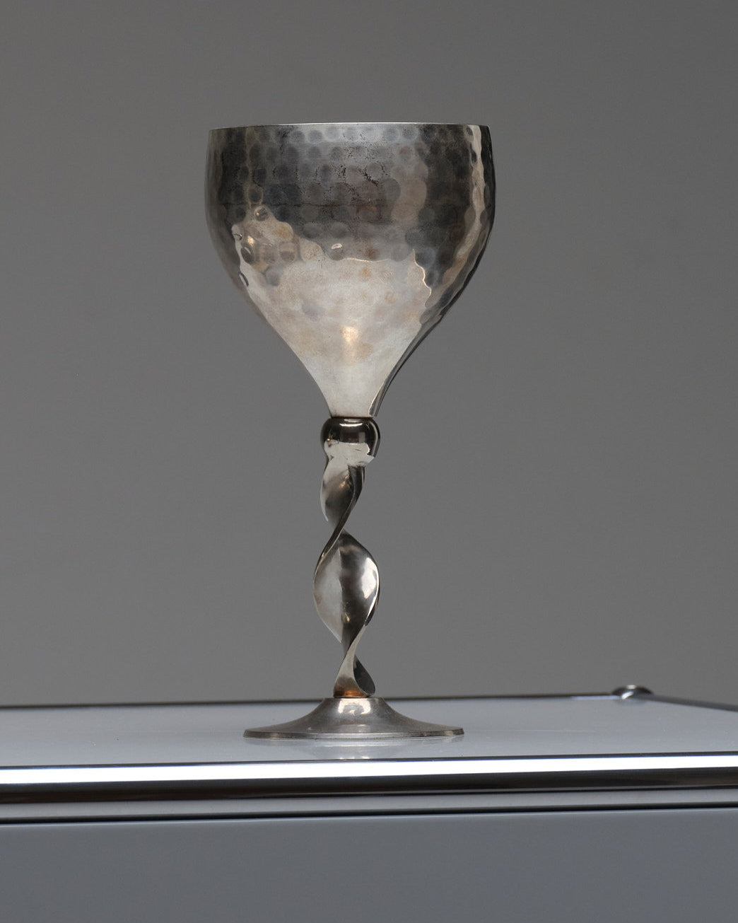 PAIRE DE 2 VERRES HAUT EN MÉTAL ARGENTÉ