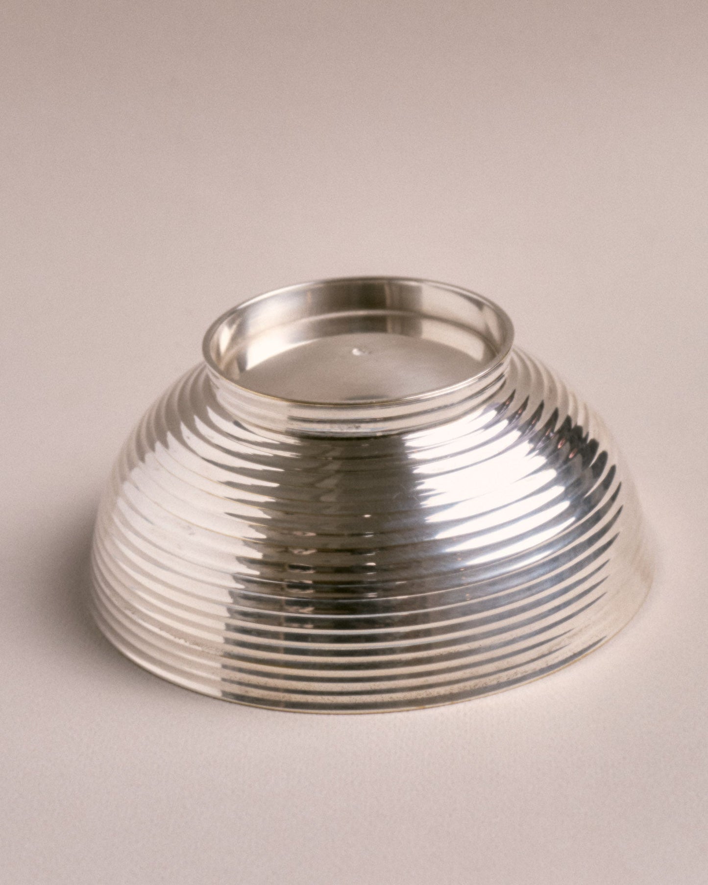 SILVER-TRIBBED METAL TRAY