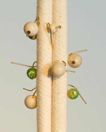 Enamelled ceramic helmet 