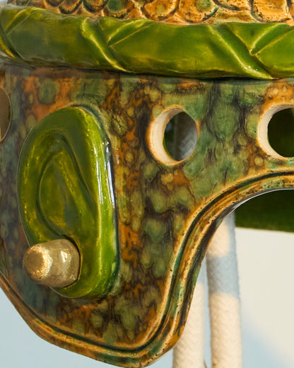 Enamelled ceramic helmet 