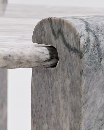 TABLE BASSE EN MARBRE BLANC ET GRIS