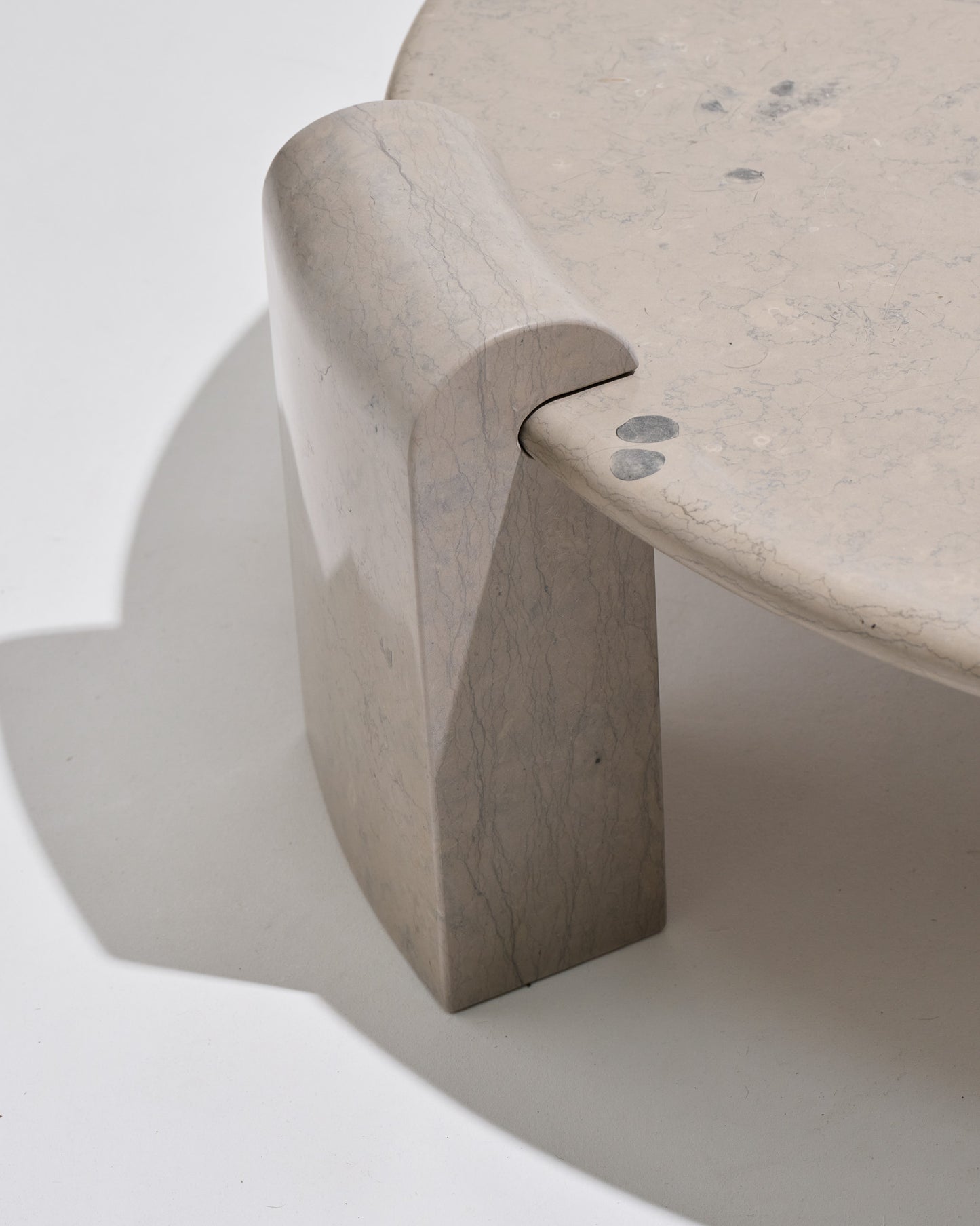 TABLE BASSE EN MARBRE