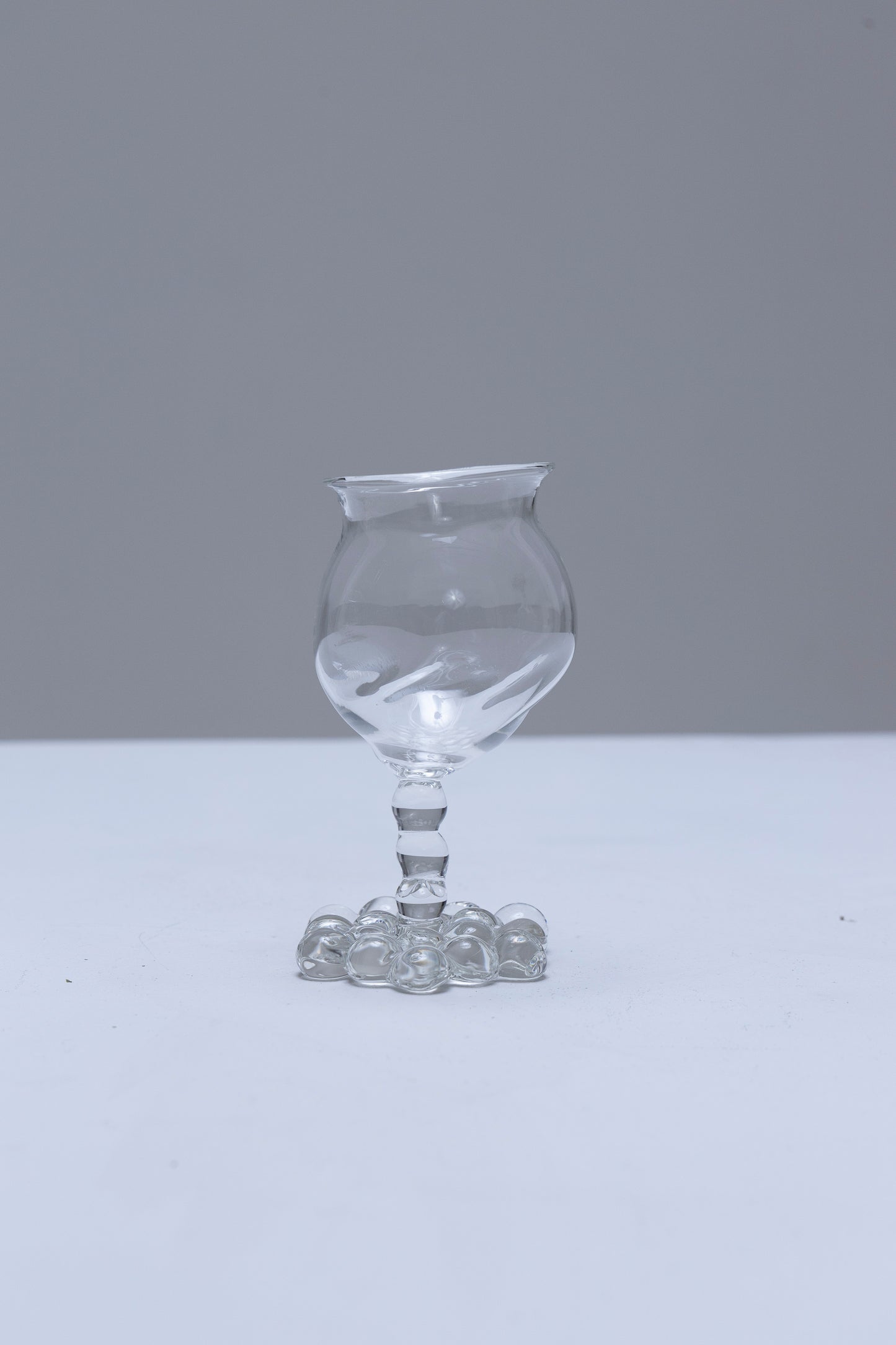 PAIR OF WINE GLASSES