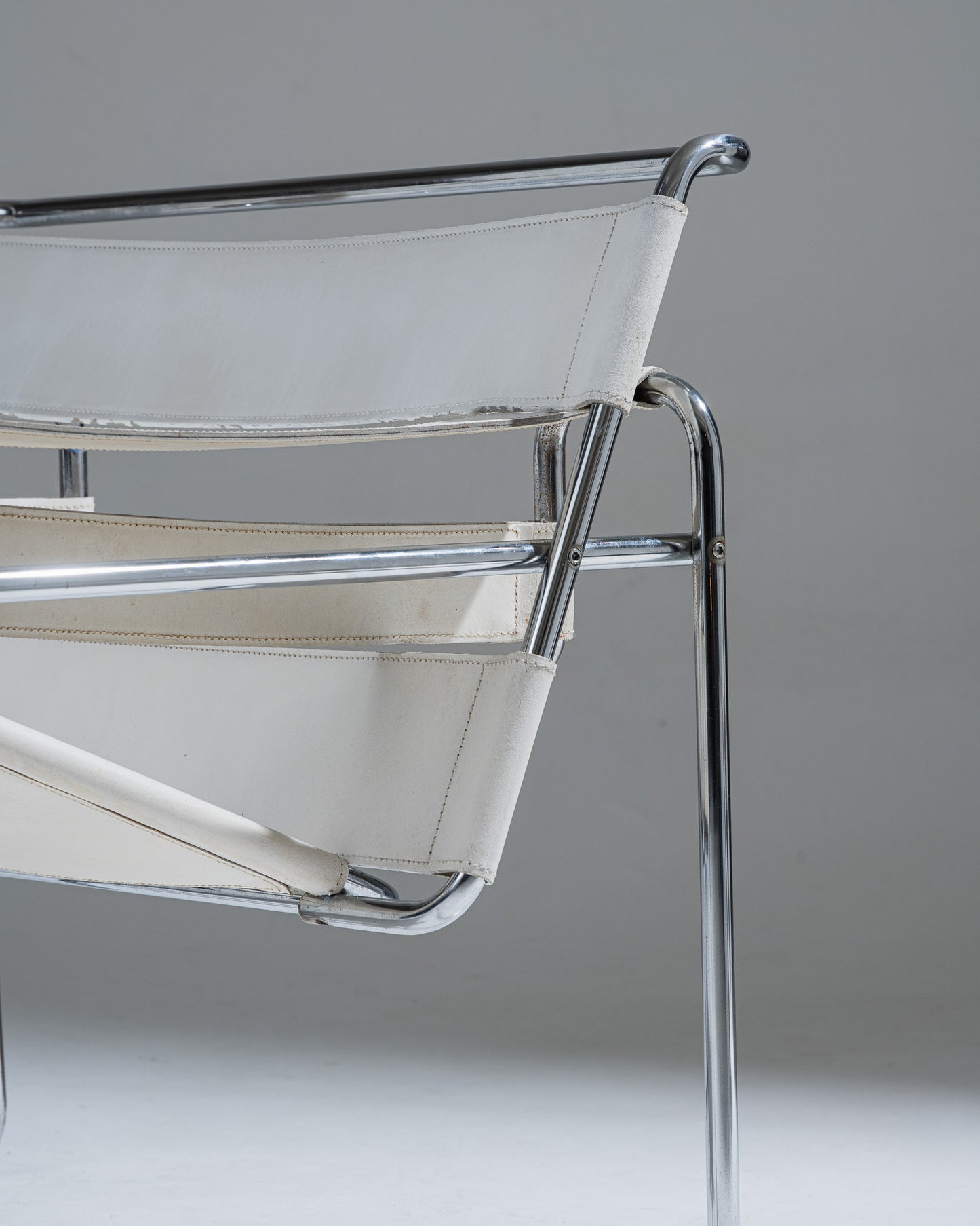 WASSILY ARMCHAIR, WHITE LEATHER, MARCEL BREUER