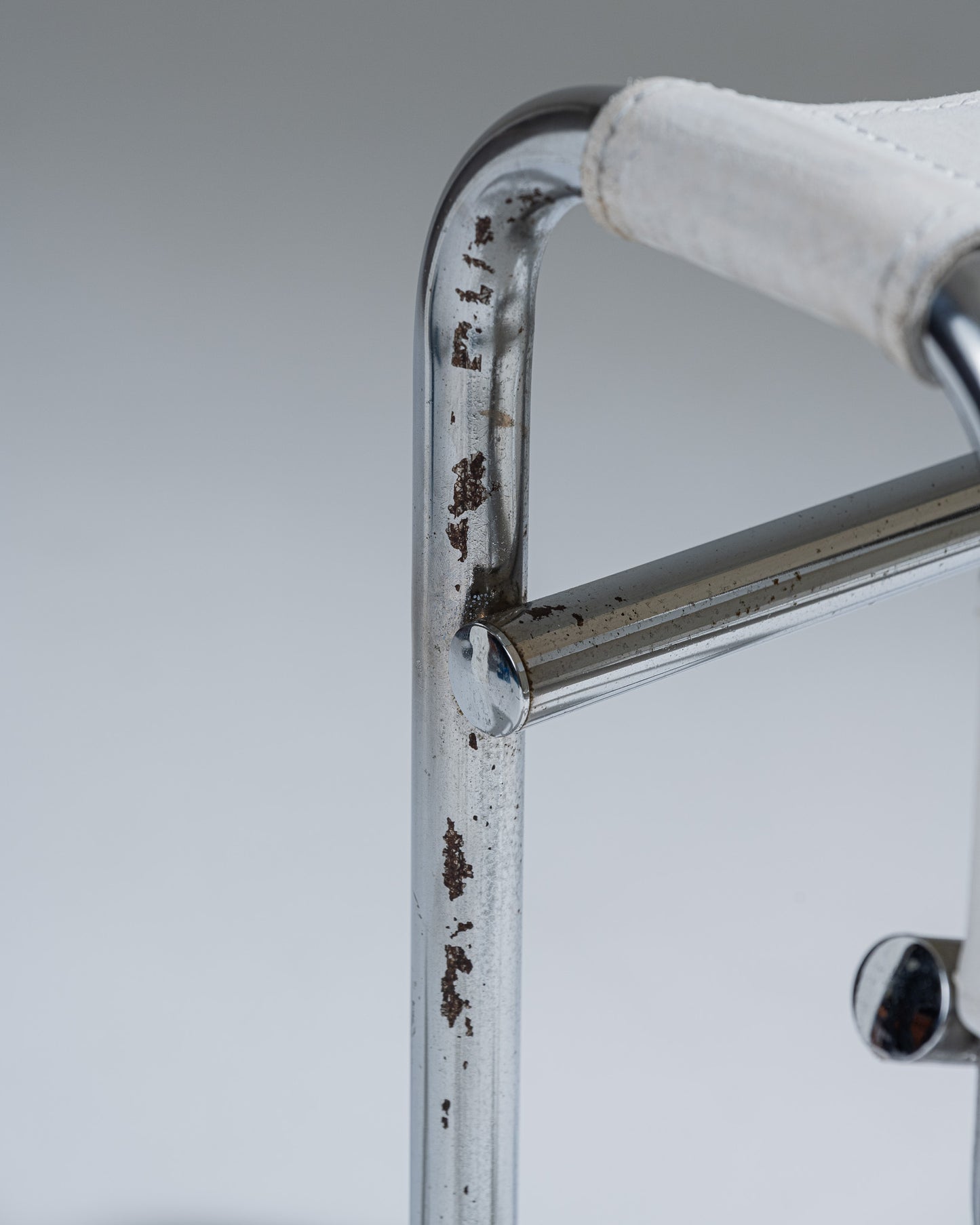 WASSILY ARMCHAIR, WHITE LEATHER, MARCEL BREUER