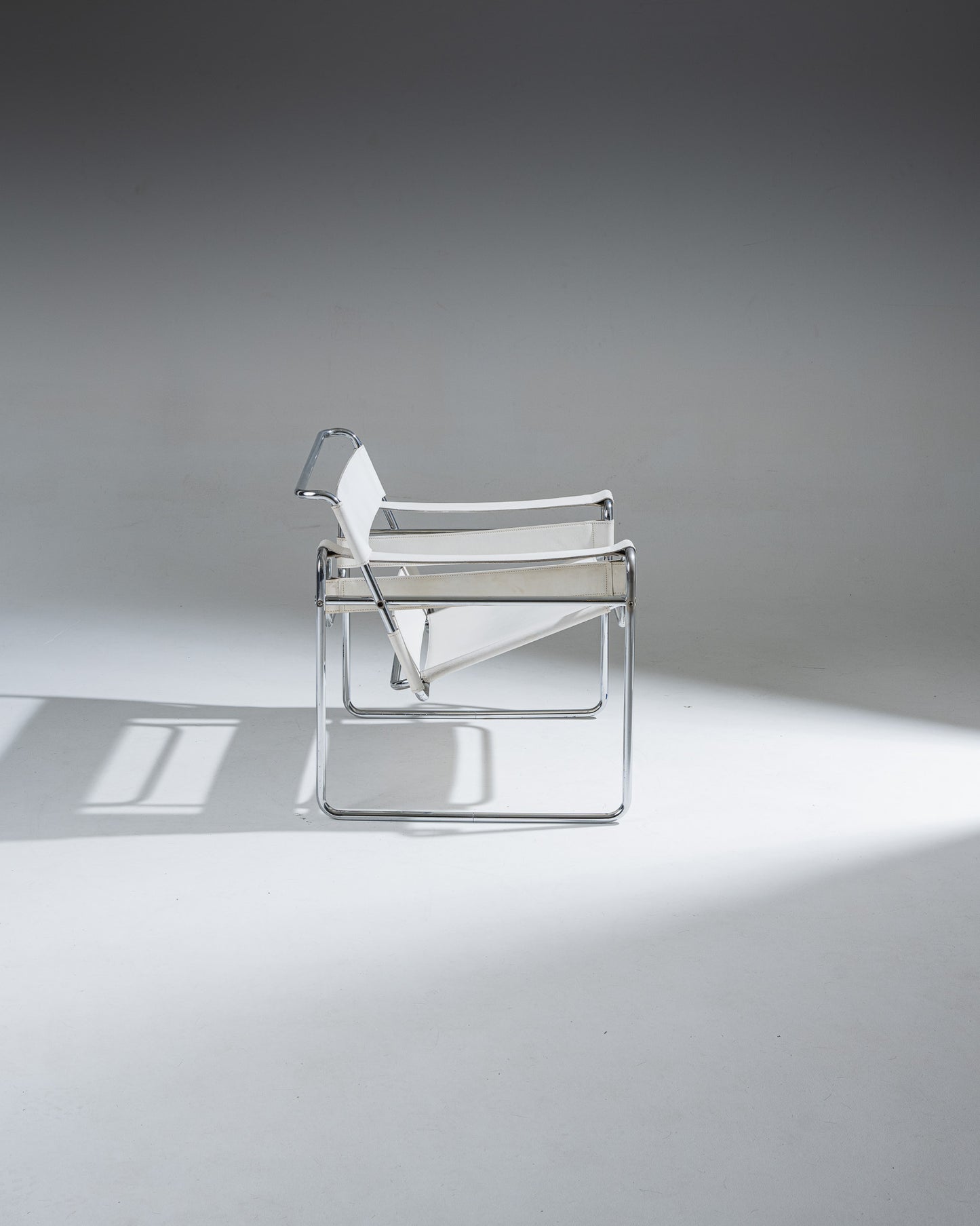 WASSILY ARMCHAIR, WHITE LEATHER, MARCEL BREUER