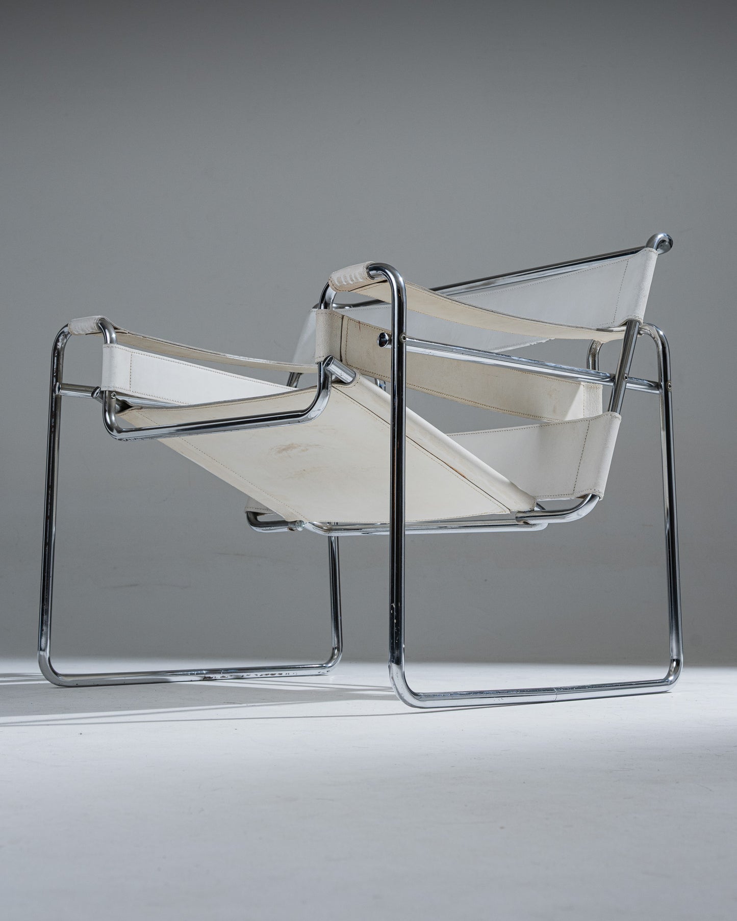 WASSILY ARMCHAIR, WHITE LEATHER, MARCEL BREUER