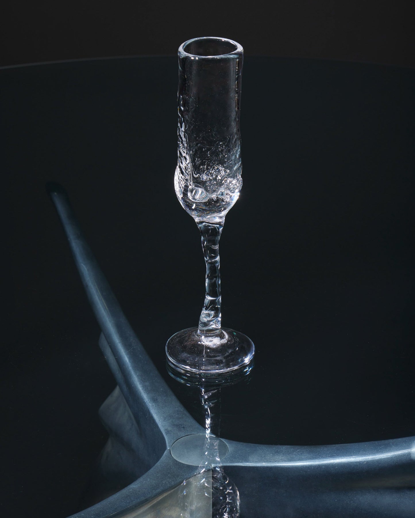 FREE-FORM GLASS “FLUTE”