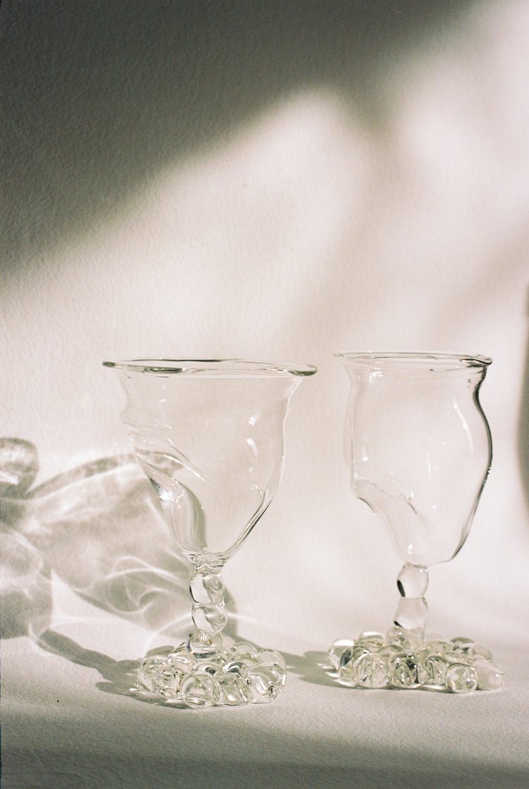 PAIR OF WINE GLASSES