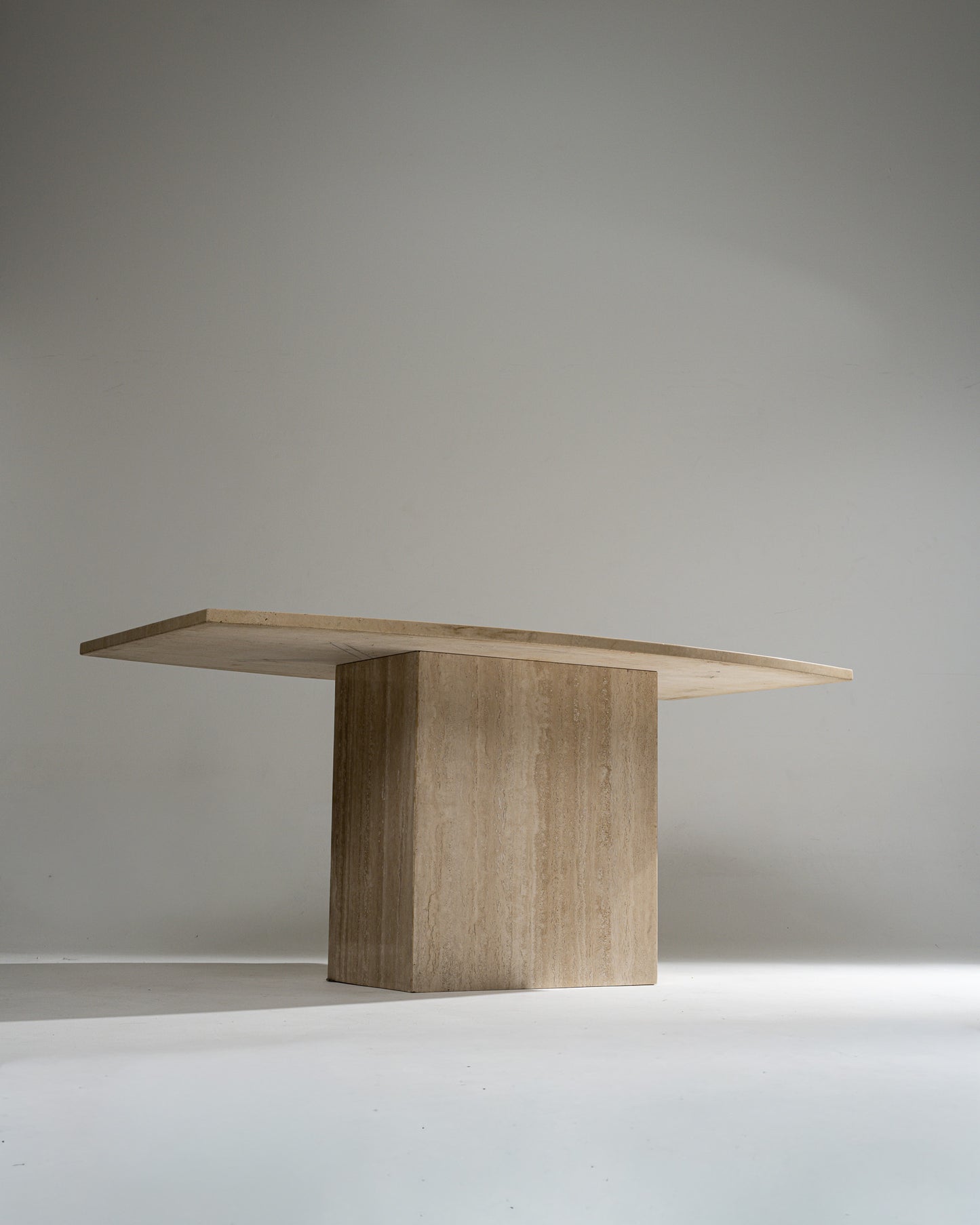 TABLE À MANGER EN TRAVERTIN, 1980s