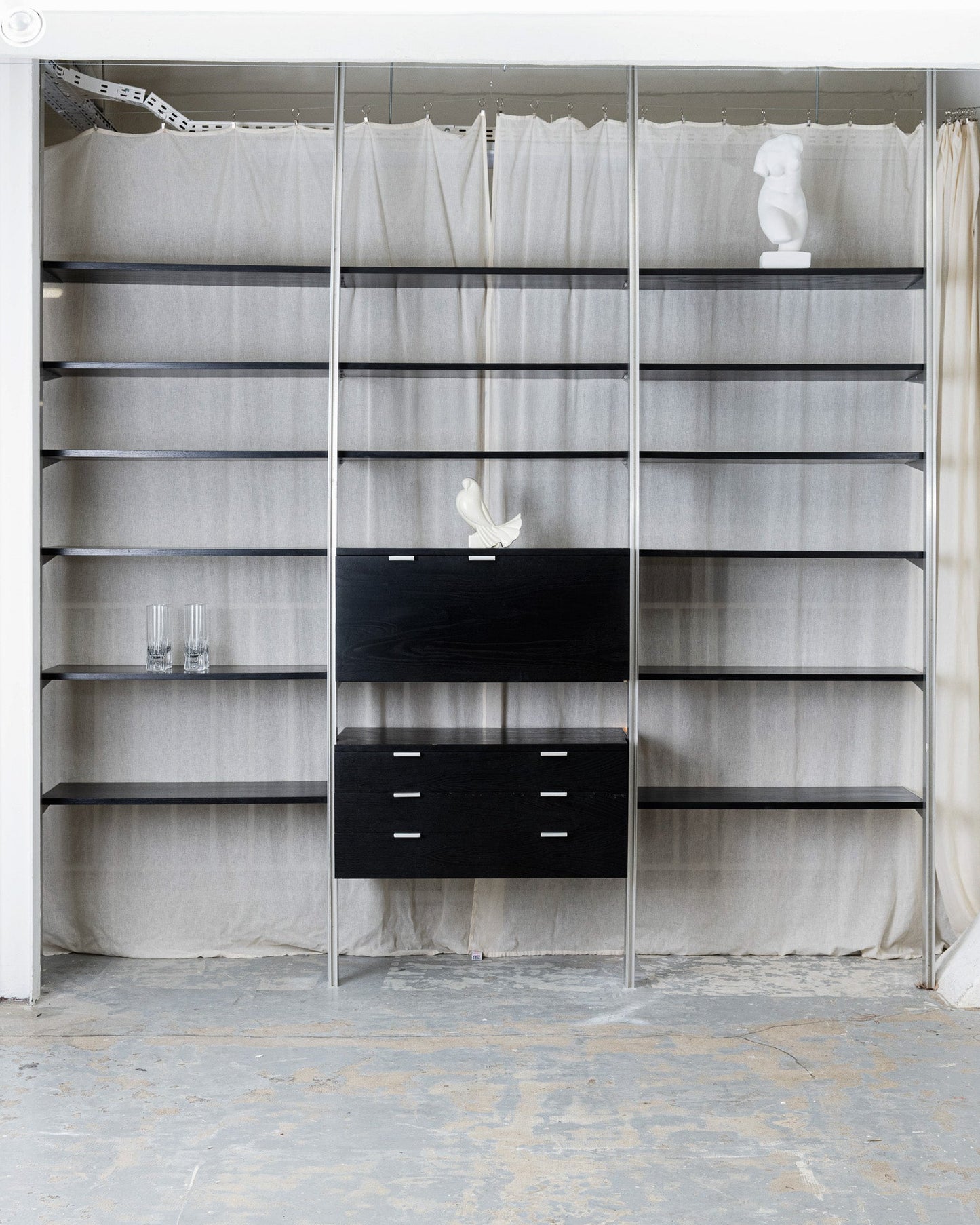 ÉTAGÈRE EN BOIS ET ALUMINIUM, GEORGES NELSON, 1950s