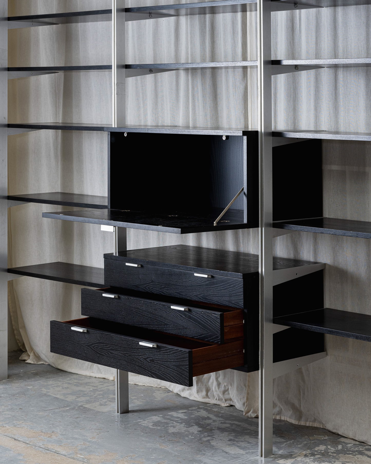 ÉTAGÈRE EN BOIS ET ALUMINIUM, GEORGES NELSON, 1950s