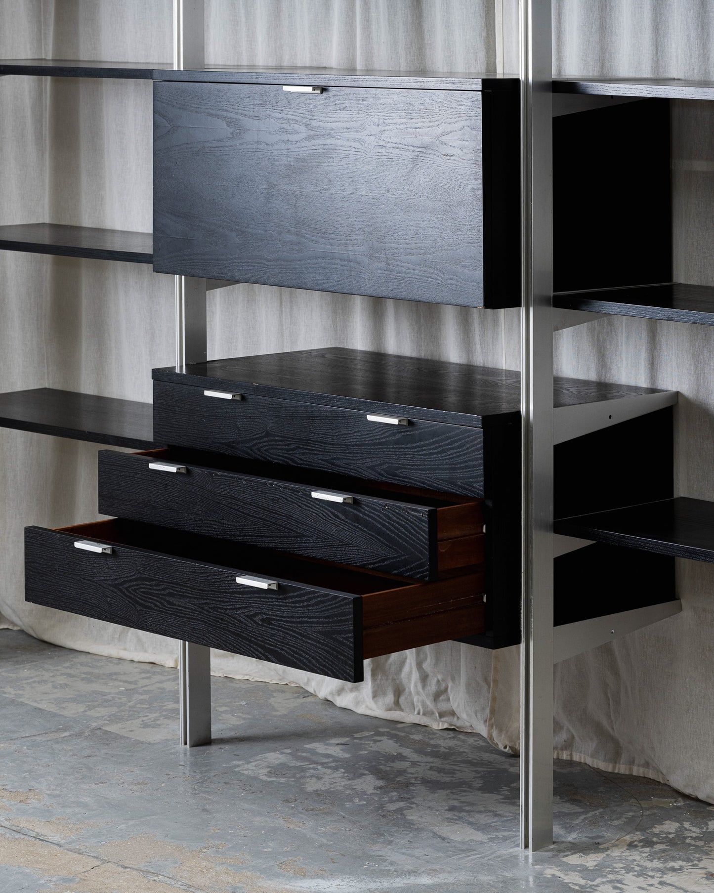 ÉTAGÈRE EN BOIS ET ALUMINIUM, GEORGES NELSON, 1950s