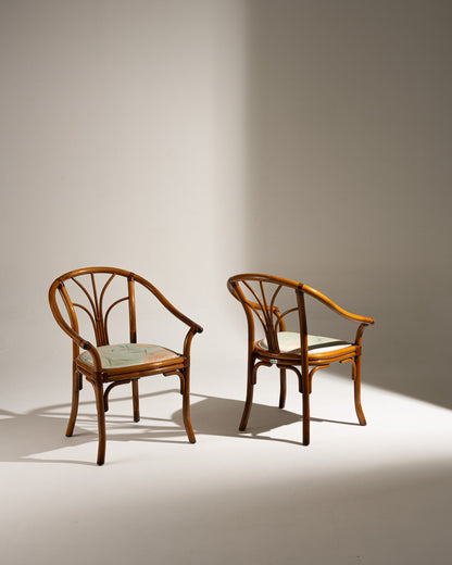 PAIRE DE FAUTEUILS EN ROTIN ET TISSU FLEURI, 1970s