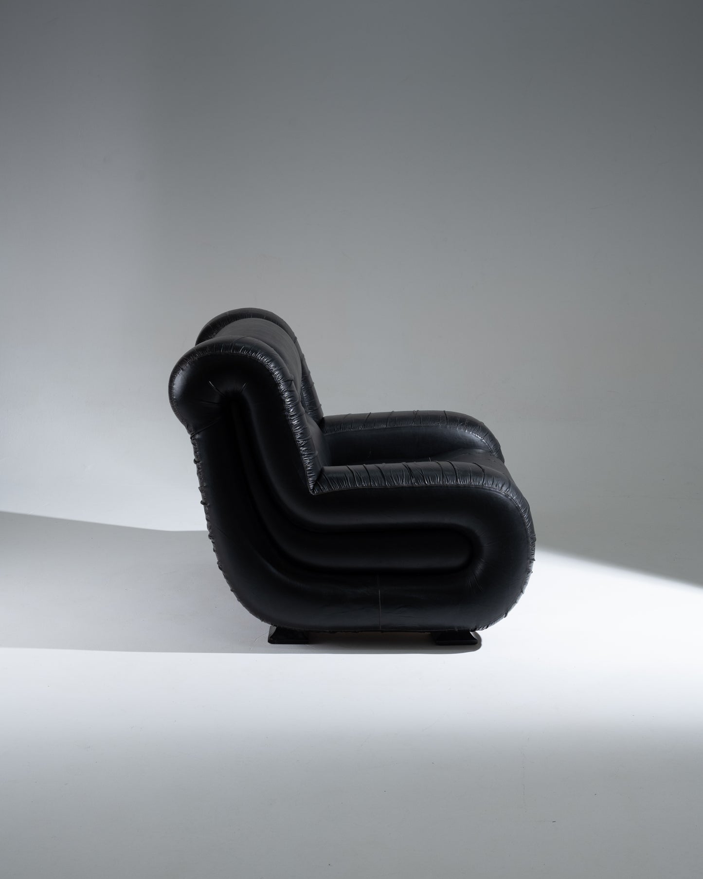 FAUTEUIL ITALIEN EN CUIR, 1970s
