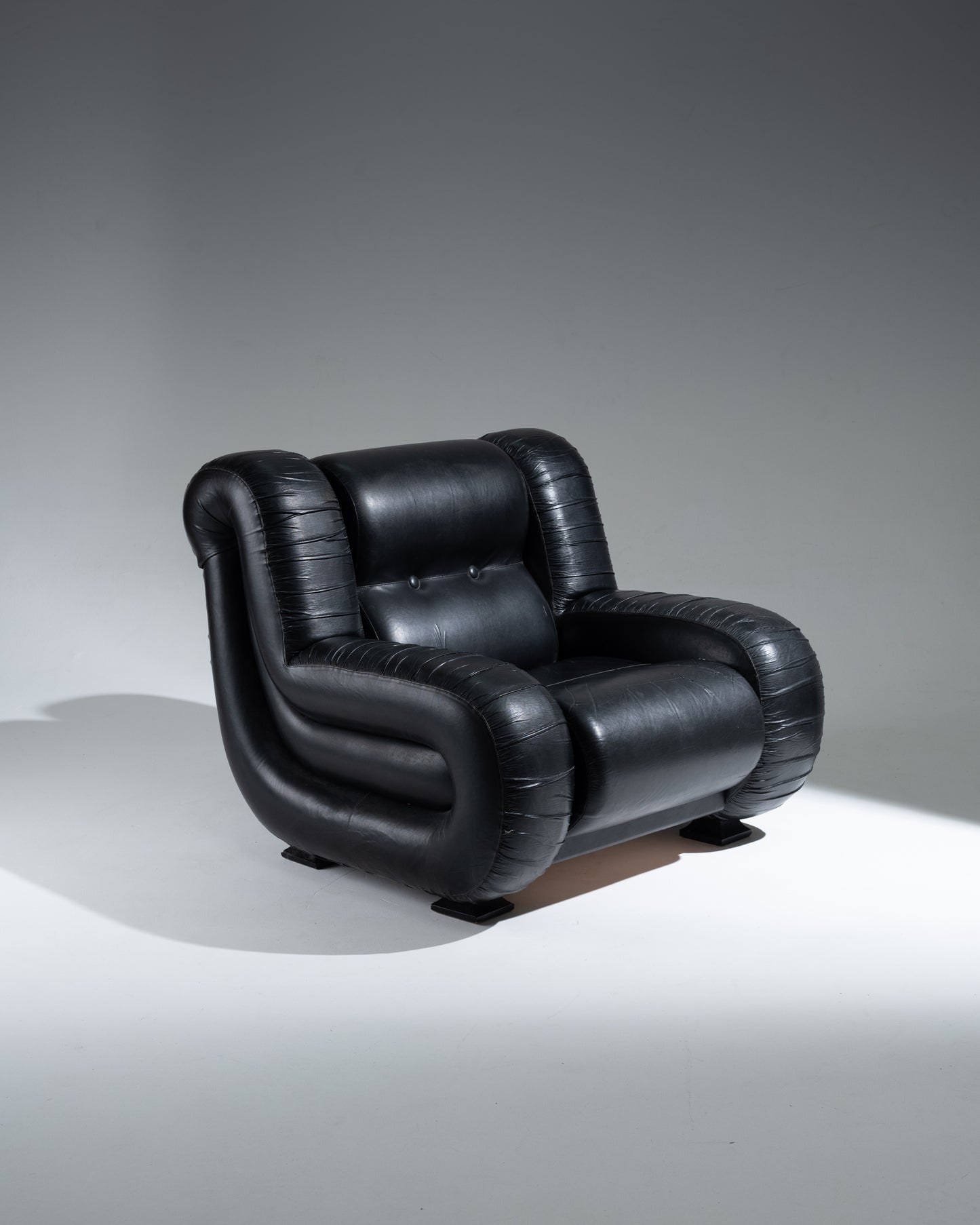 FAUTEUIL ITALIEN EN CUIR, 1970s