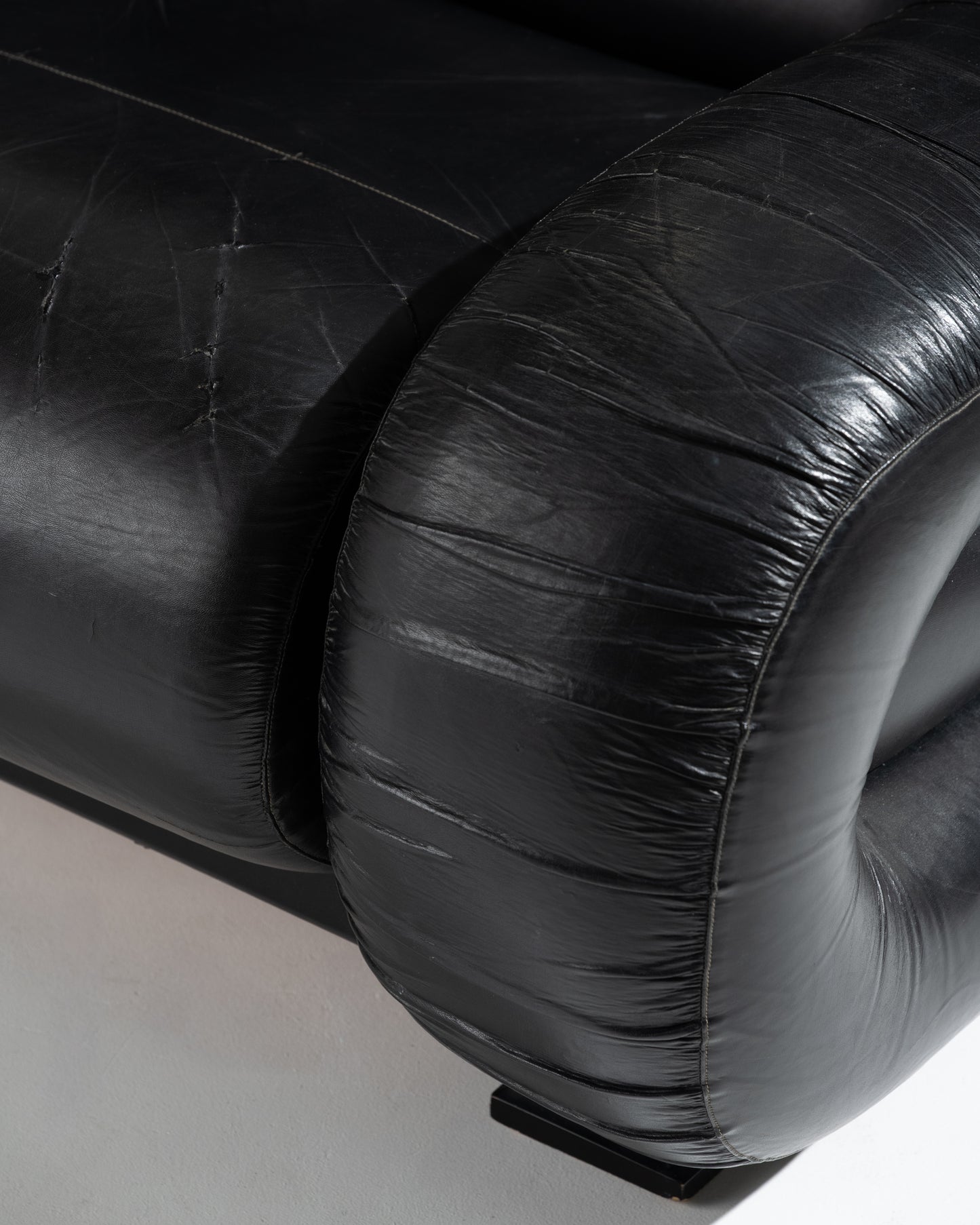 FAUTEUIL ITALIEN EN CUIR, 1970s