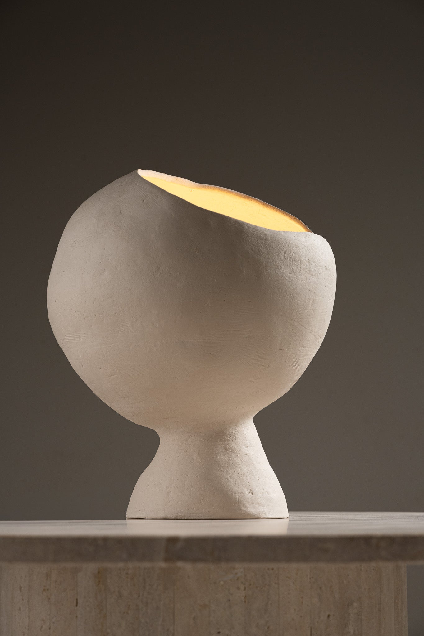 GLOBE FLOOR LAMP IN STONEWARE