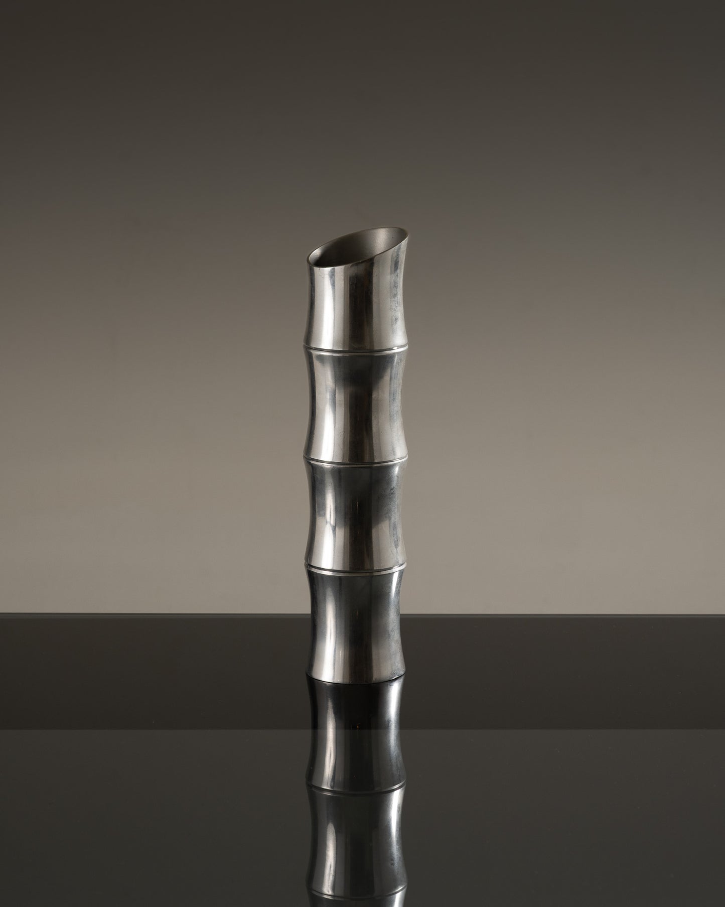 GRAND VASE BAMBOU EN MÉTAL, 1970s