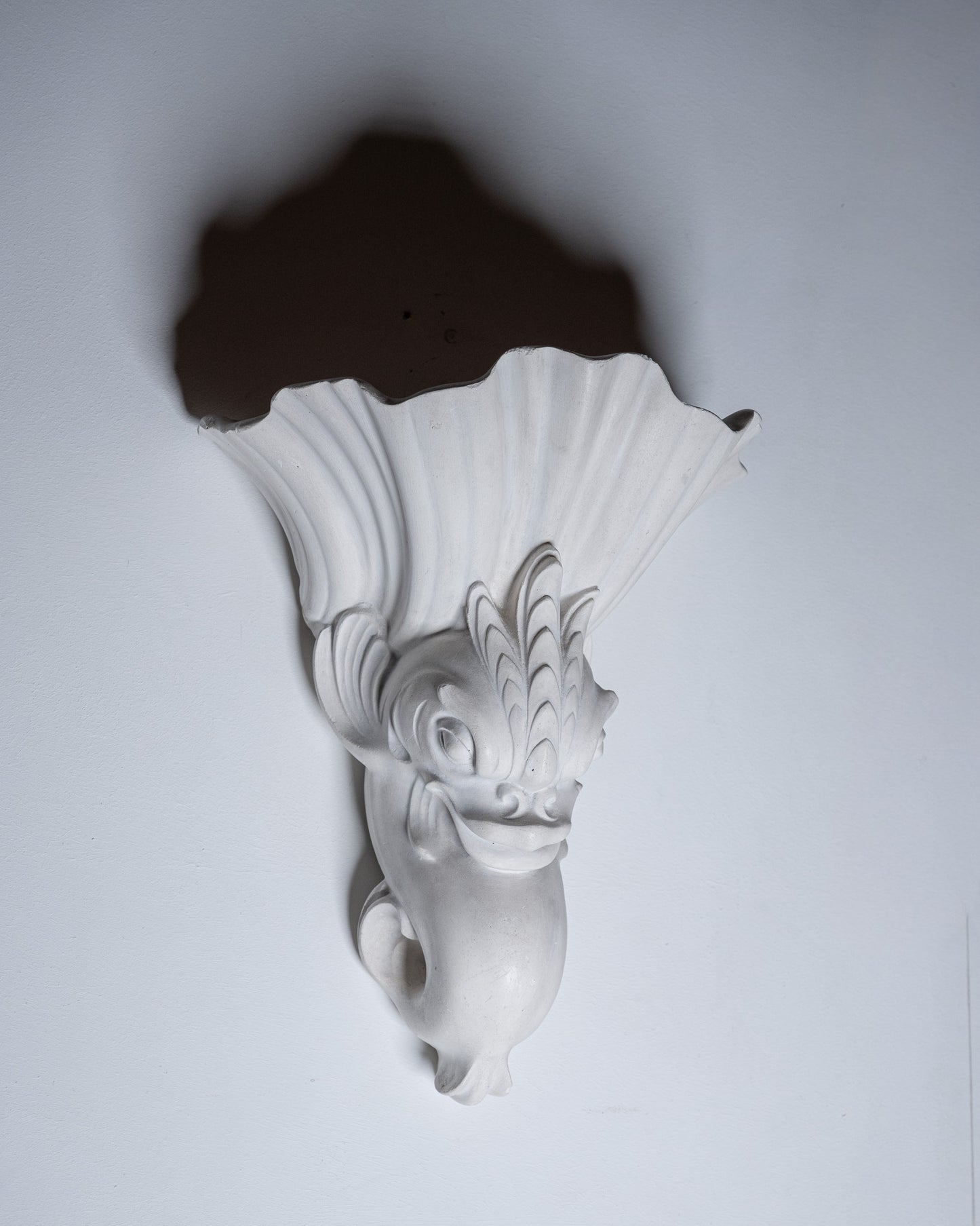 APPLIQUE NÉO-ROCAILLE EN PLÂTRE BLANC, 1940s