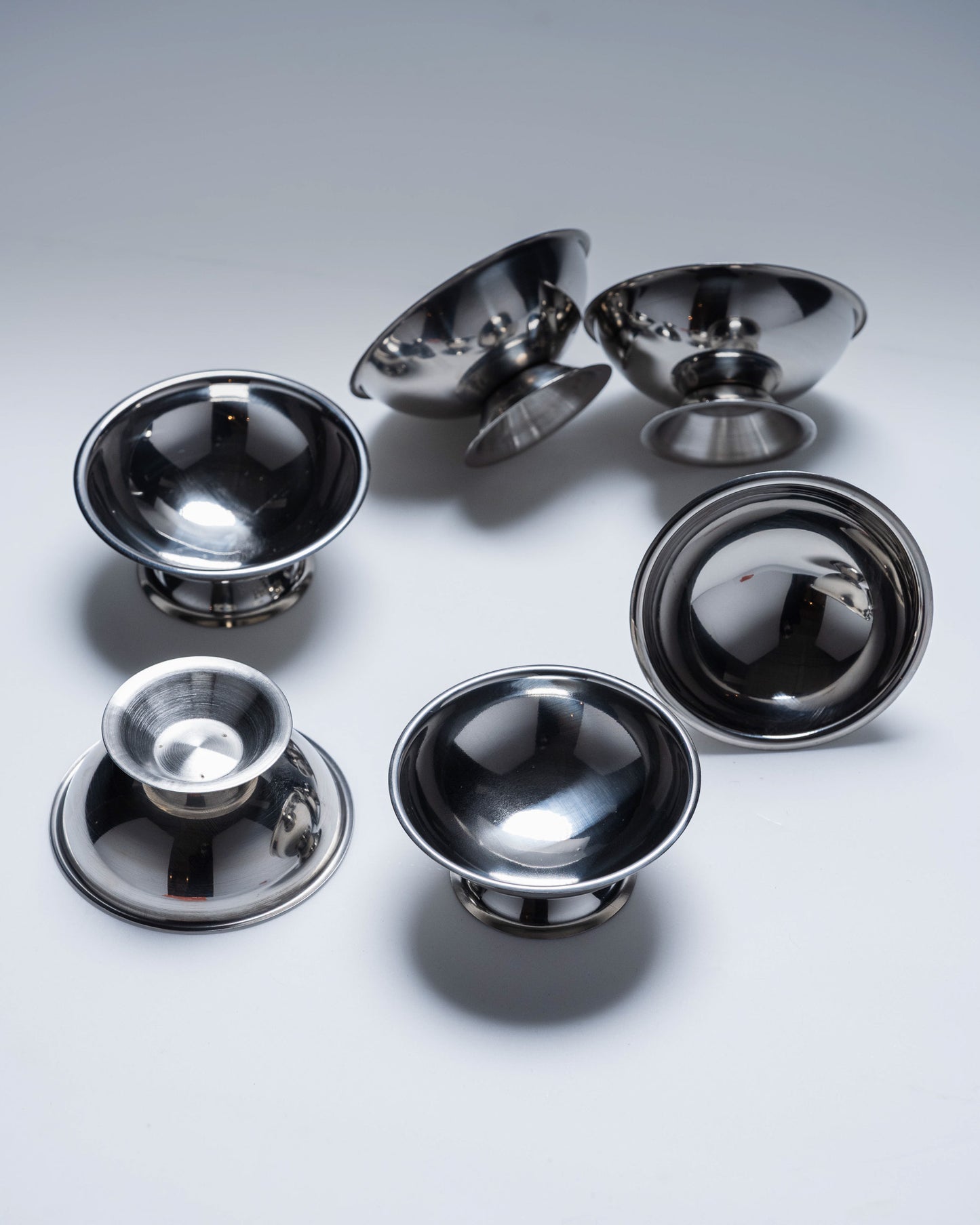 SET DE 6 COUPES EN INOX, 1970s