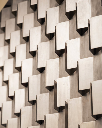 GRAND PANNEAU MURAL EN MÉTAL