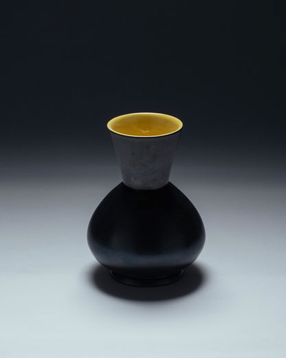 VASE EN CÉRAMIQUE JAUNE ET NOIR, 1960s