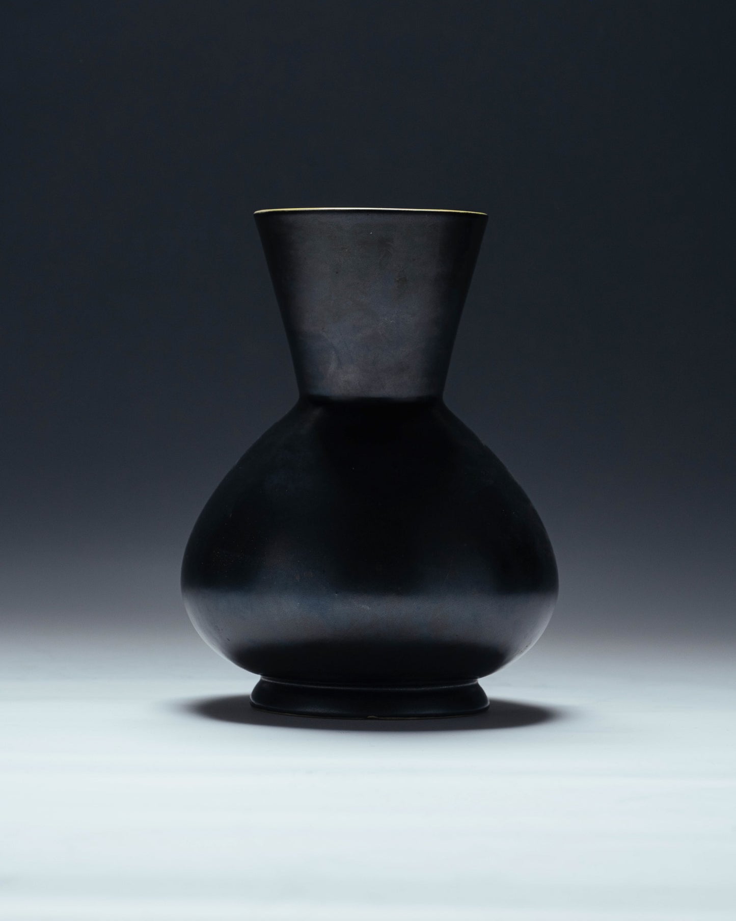 VASE EN CÉRAMIQUE JAUNE ET NOIR, 1960s