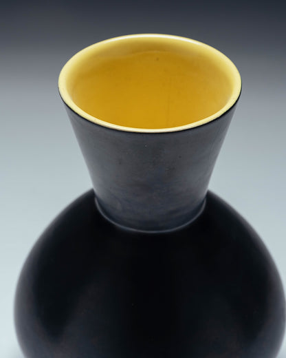 VASE EN CÉRAMIQUE JAUNE ET NOIR, 1960s