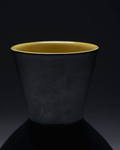 VASE EN CÉRAMIQUE JAUNE ET NOIR, 1960s