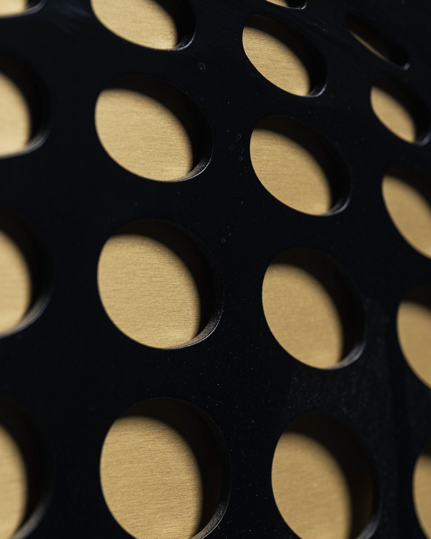 KINETIC PAINTING IN BLACK AND GOLD WOOD