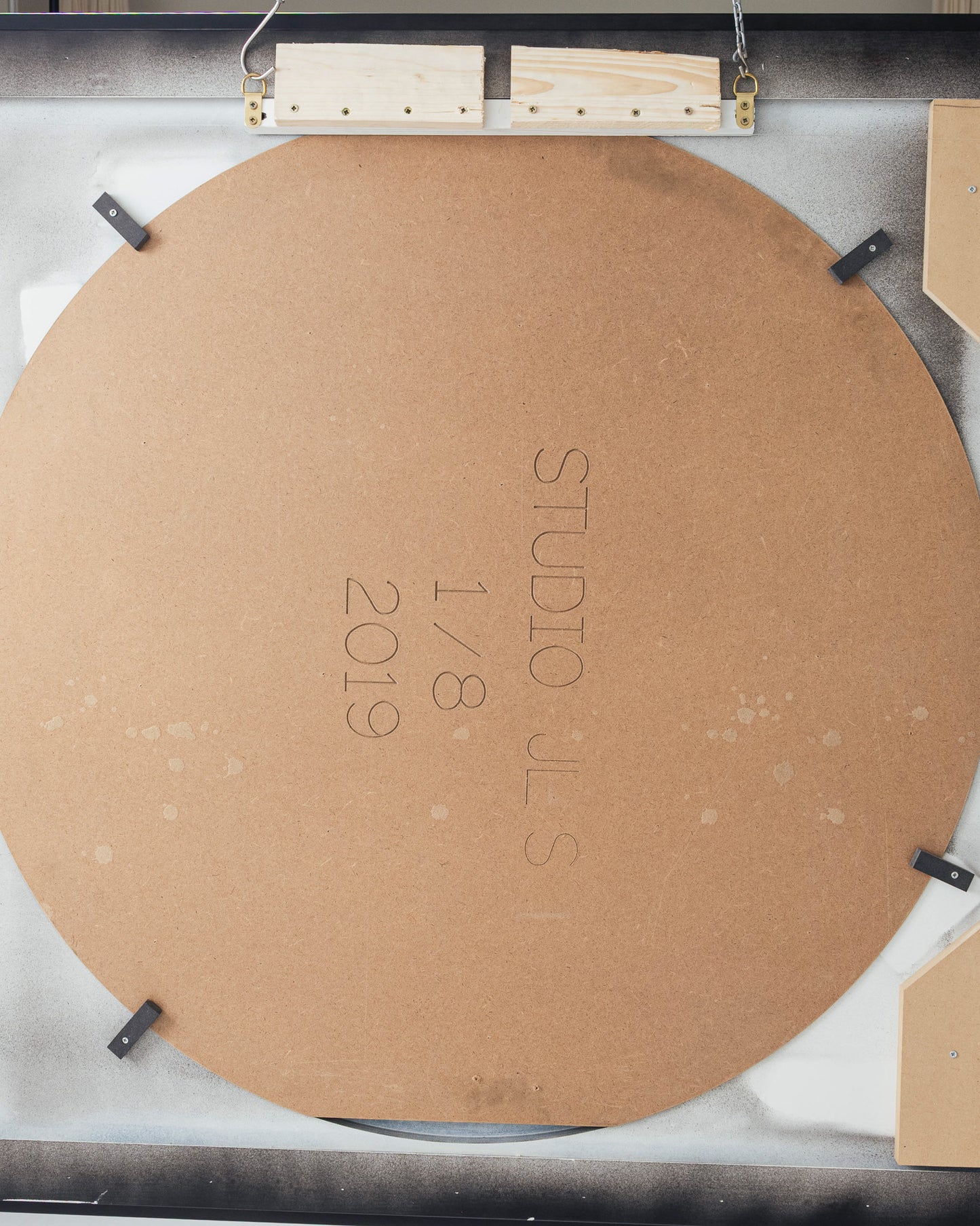 KINETIC PAINTING IN BLACK AND GOLD WOOD