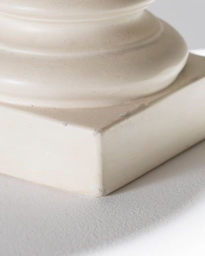 Luminous basin in white plaster