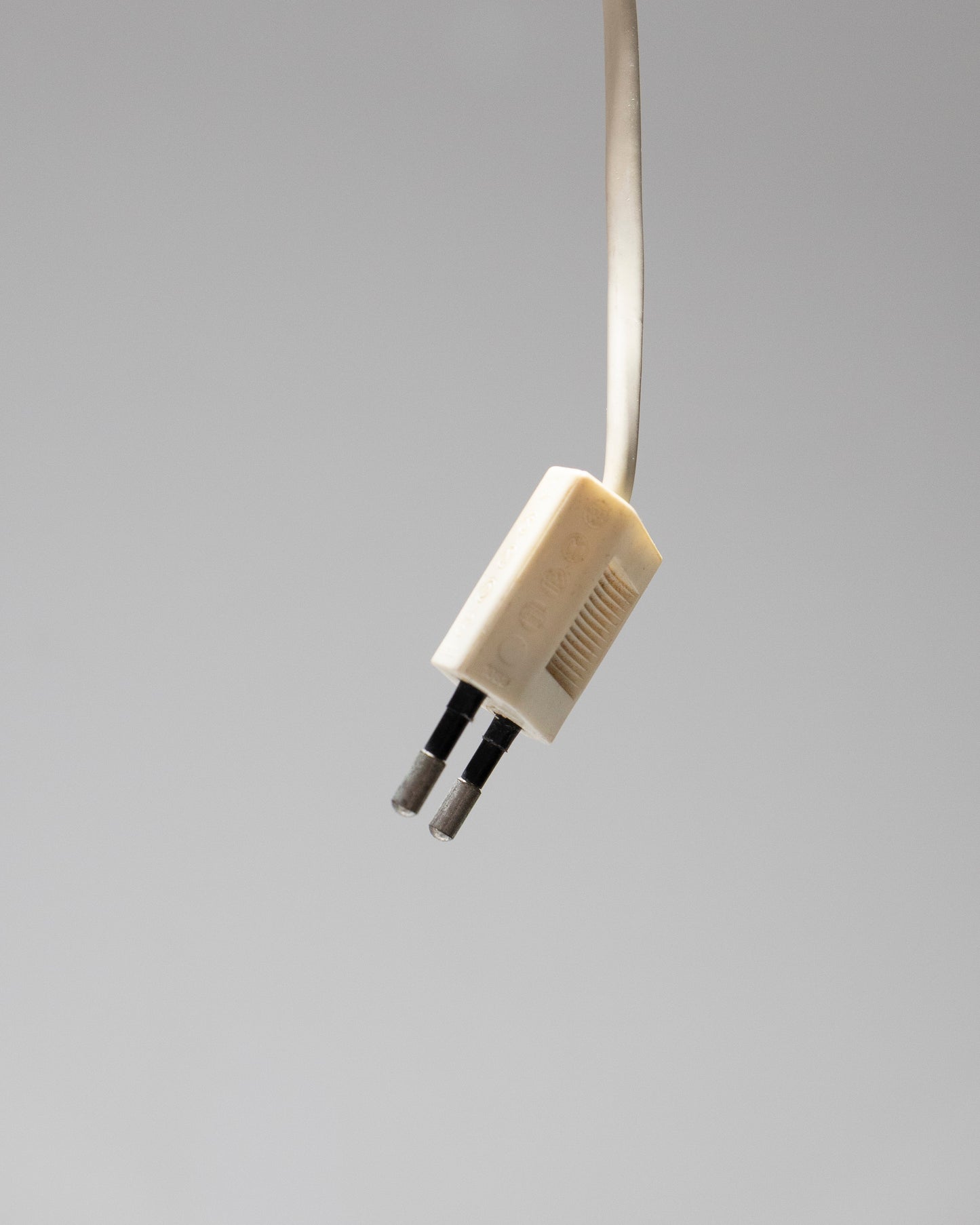 Luminous basin in white plaster