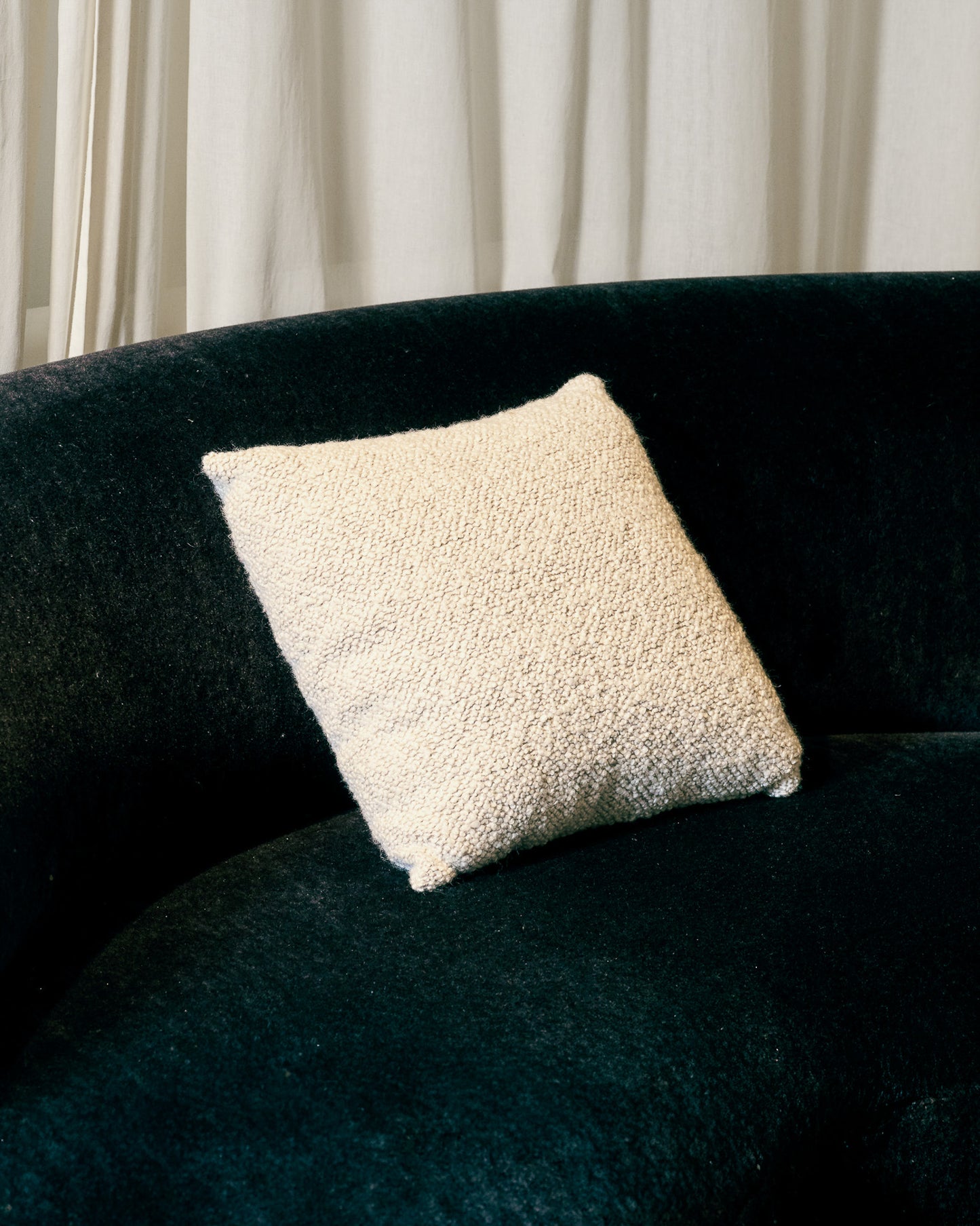 WHITE CUSHION
