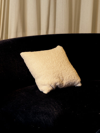 WHITE CUSHION