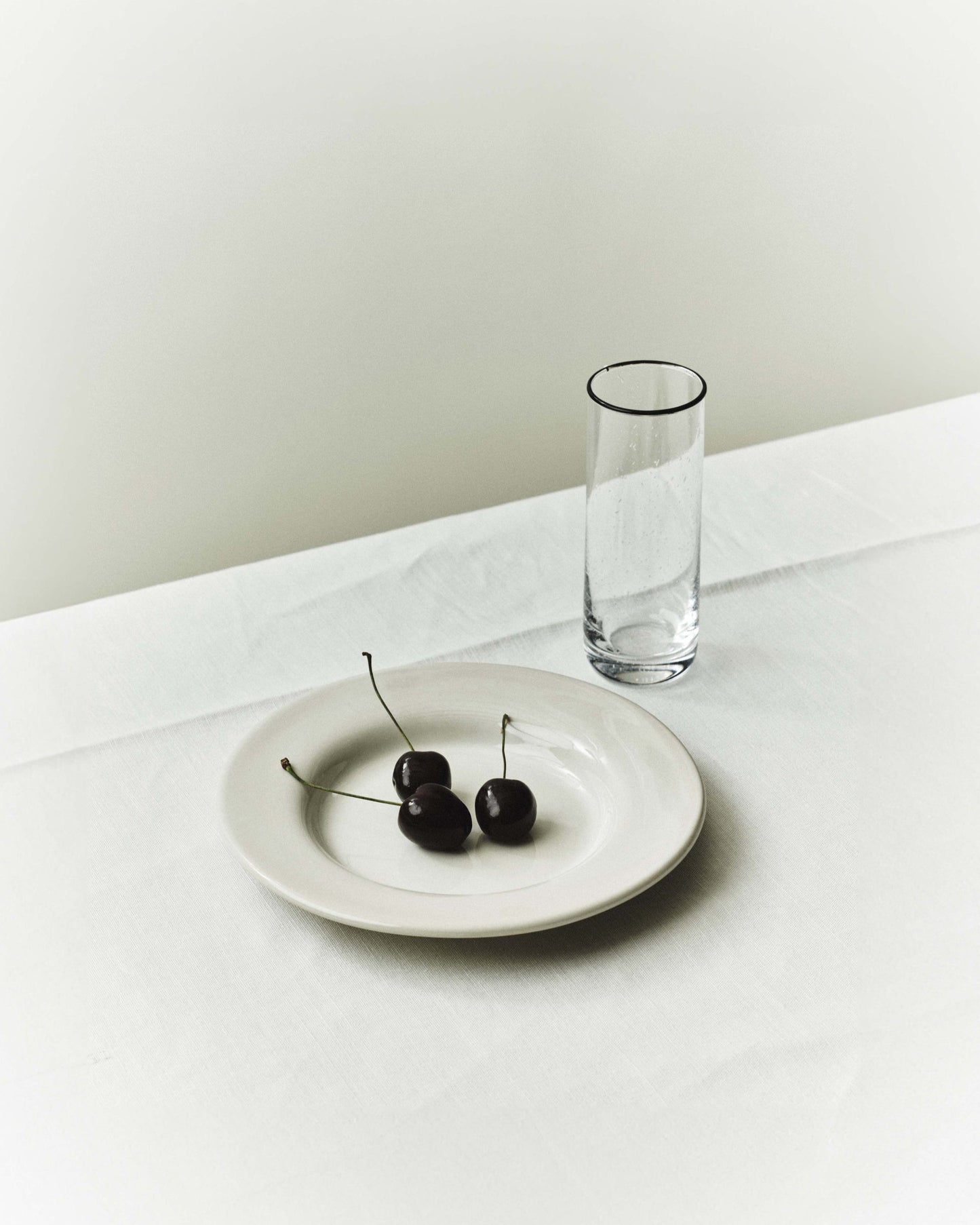 Ceramic dessert plate