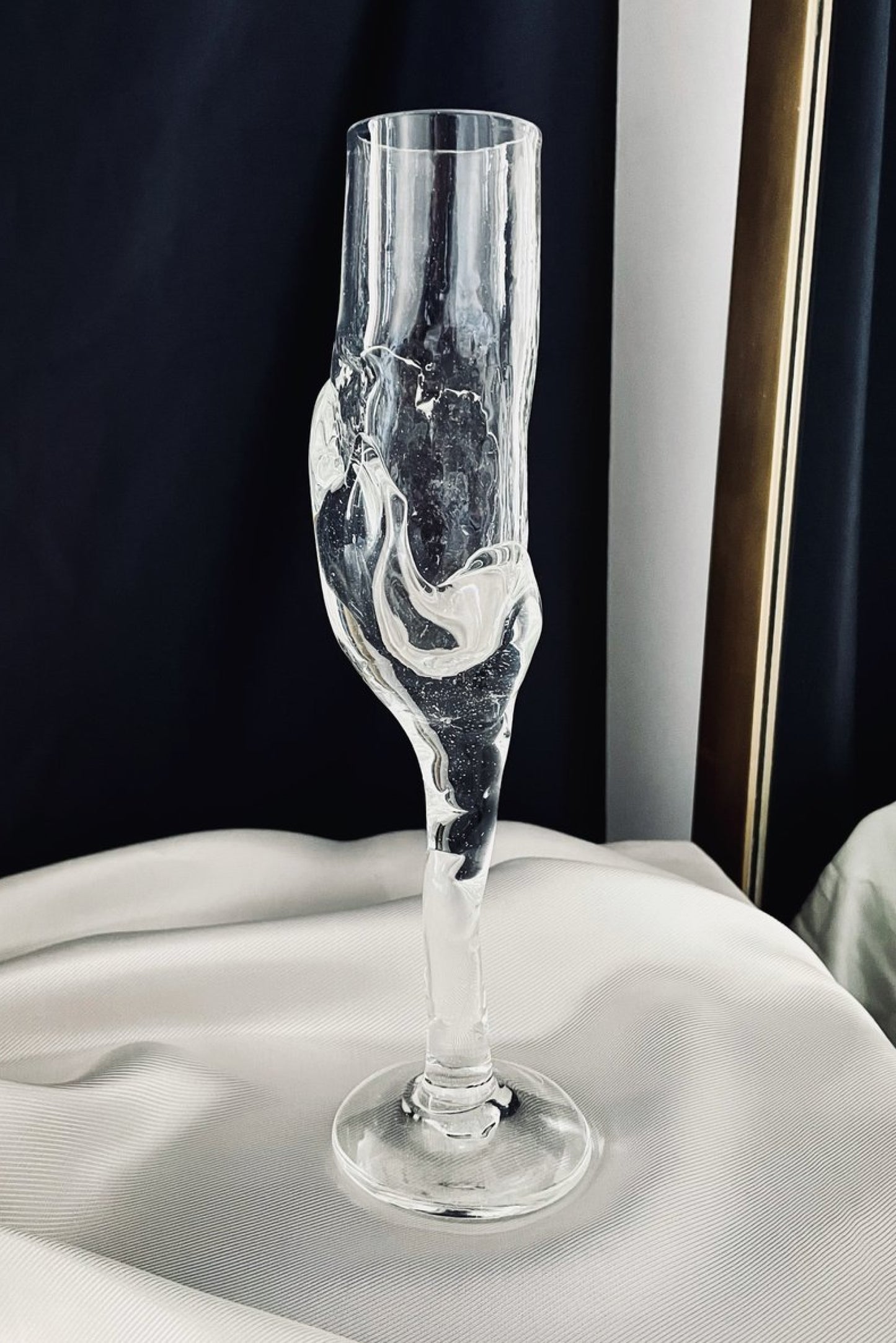 FREE-FORM GLASS “FLUTE”