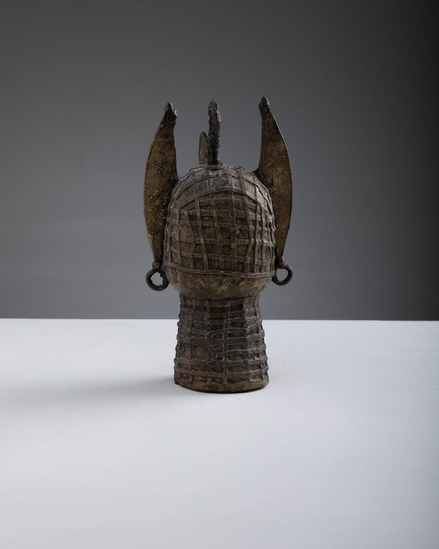 TÊTE SCULPTÉE EN LAITON, 1960s