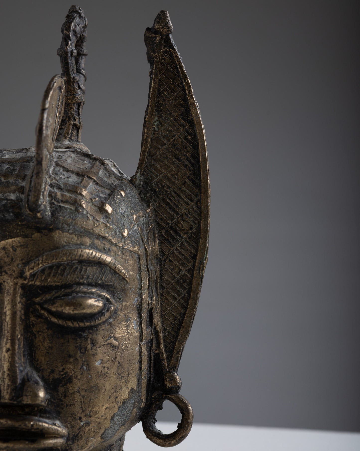 TÊTE SCULPTÉE EN LAITON, 1960s