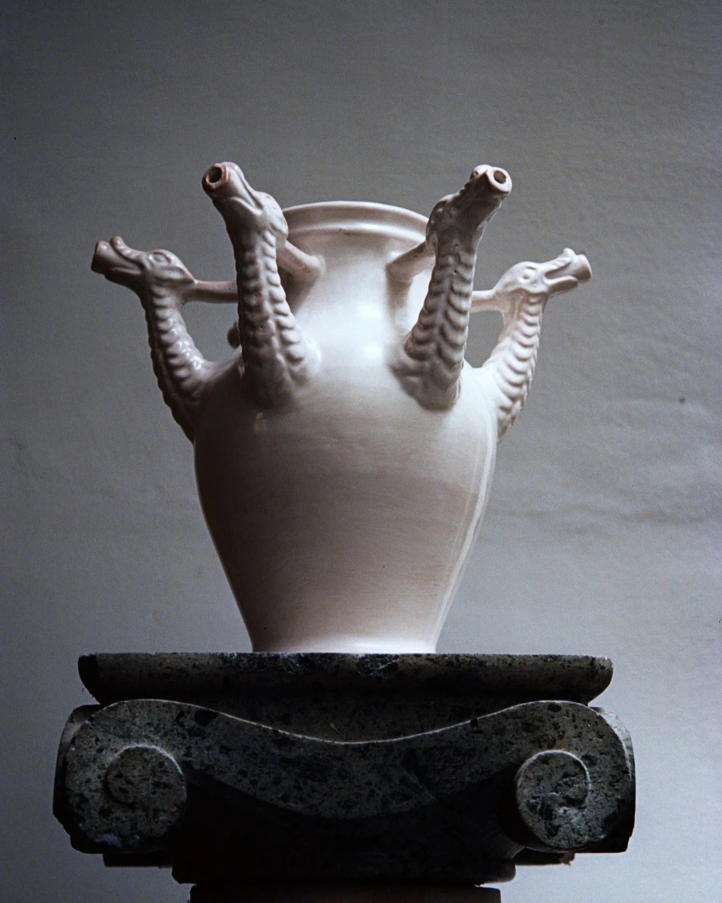 VASE EN CÉRAMIQUE THE DRAGO BIANCO