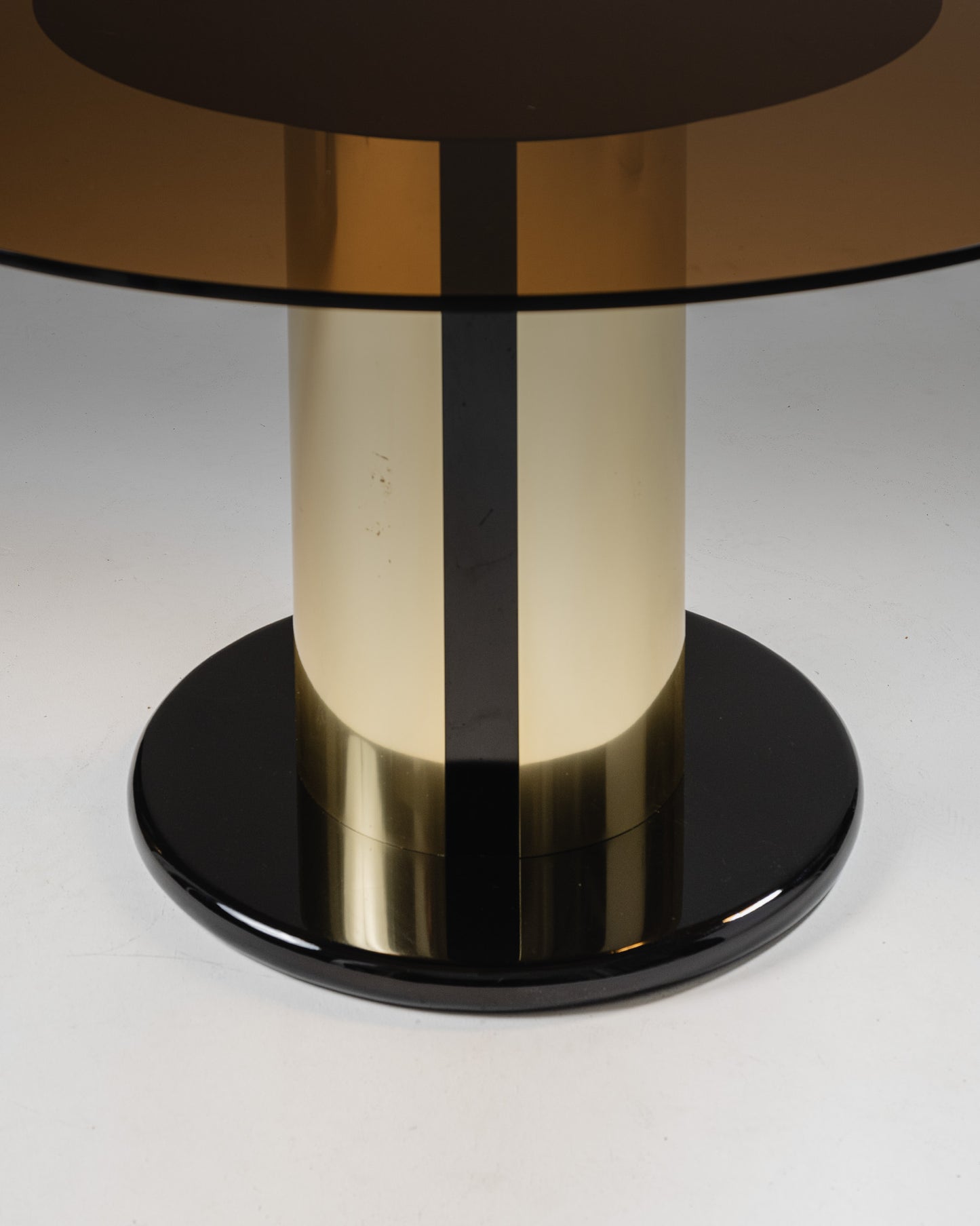 TABLE À MANGER EN LAITON ET VERRE, 1970s